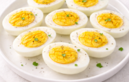 4 organic hard boiled eggs cooked and peeled, on the go snacks, chicago meal prep